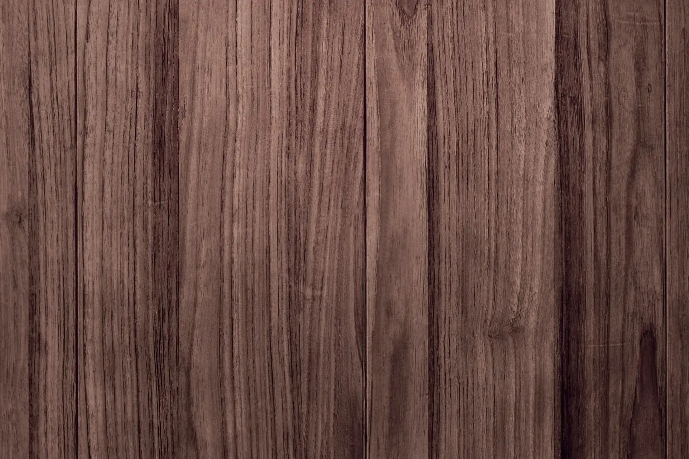 Brauner Bodenbelag aus Holz